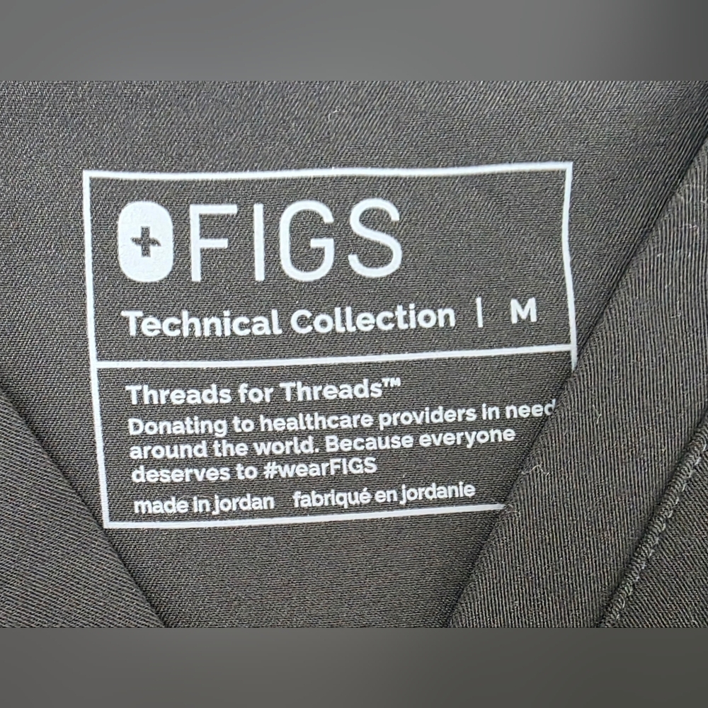 FIGS Catarina One-Pocket Scrub Top Women's Size Medium Regular Black - Picture 8 of 11